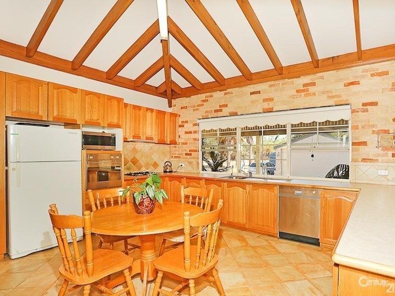 8 Jacaranda Drive, North Yunderup WA 6208