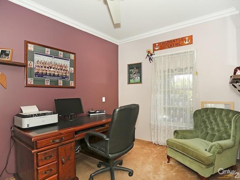 8 Jacaranda Drive, North Yunderup WA 6208