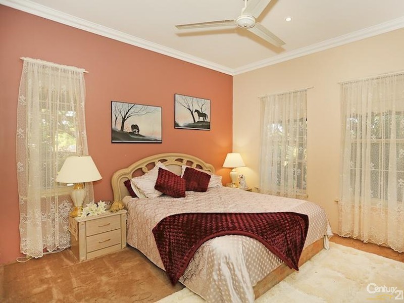 8 Jacaranda Drive, North Yunderup WA 6208