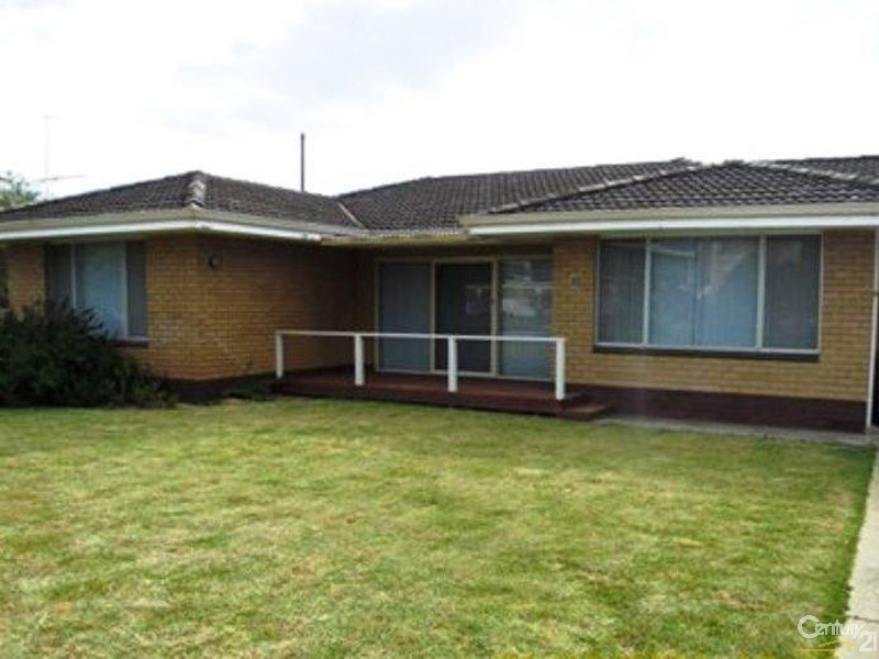 40 Peter Street, Halls Head WA 6210