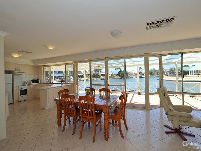 94 Moyup Way, South Yunderup WA 6208