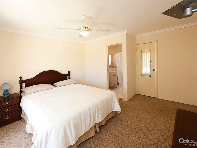 4 Darter Place, Halls Head WA 6210