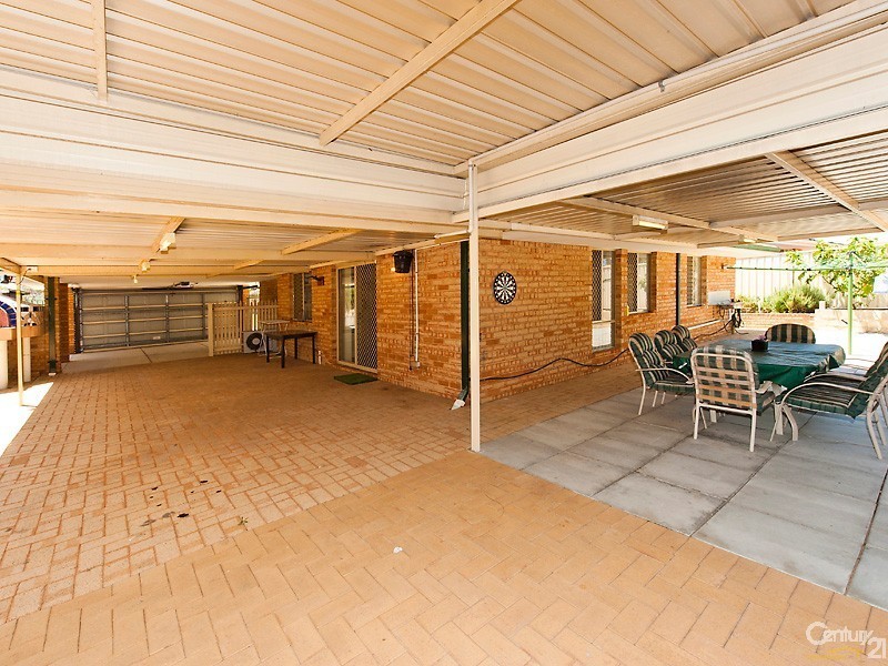 4 Darter Place, Halls Head WA 6210