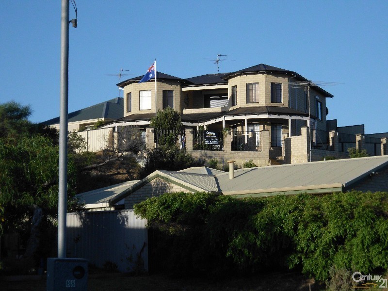 84b  Janis Street, Halls Head WA 6210