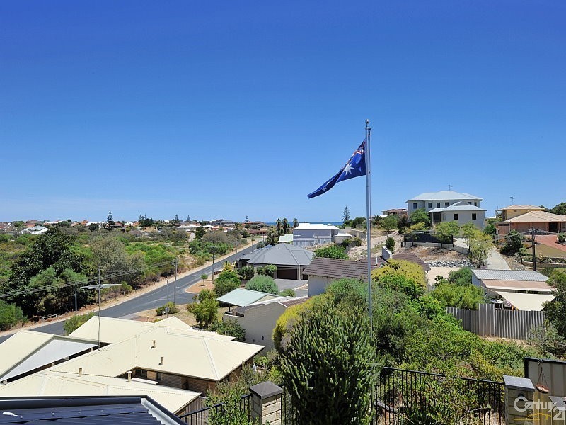 84b  Janis Street, Halls Head WA 6210