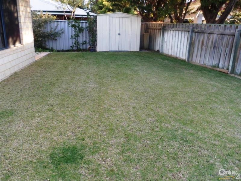 18 Suncrest Meander, Meadow Springs WA 6210