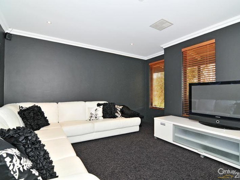 25 Macquarie Drive, Coodanup WA 6210