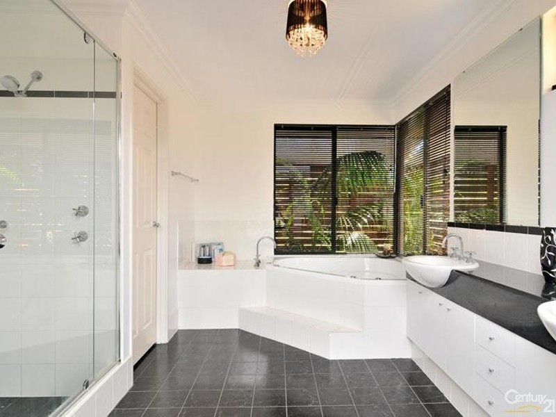 25 Macquarie Drive, Coodanup WA 6210