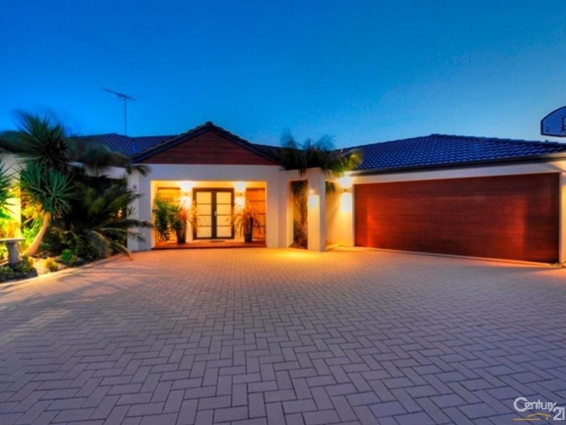 19 Armstrong Street, Halls Head WA 6210