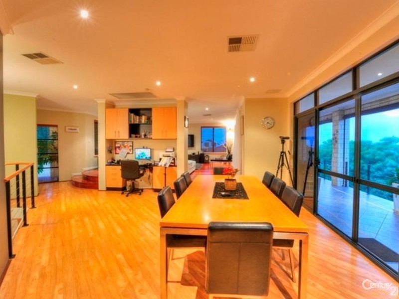 19 Armstrong Street, Halls Head WA 6210