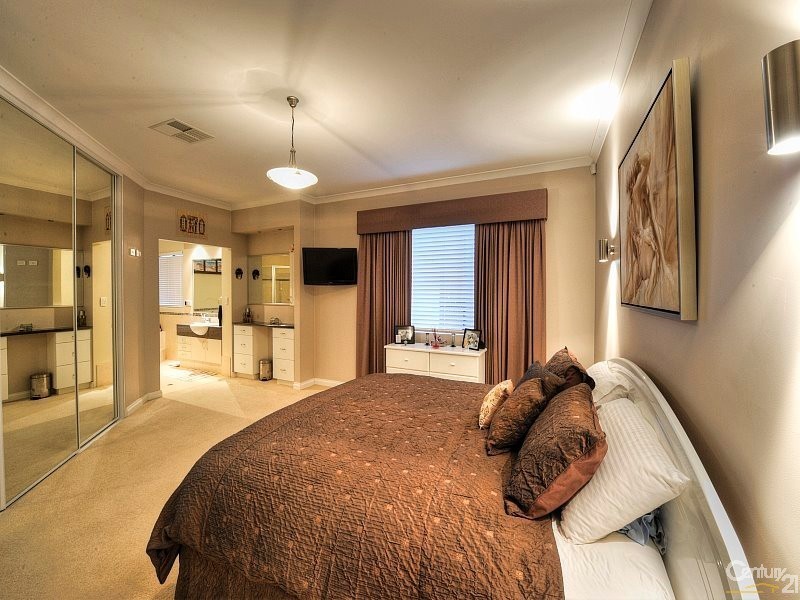 19 Armstrong Street, Halls Head WA 6210