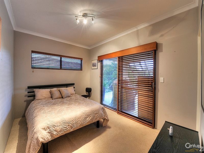 19 Armstrong Street, Halls Head WA 6210