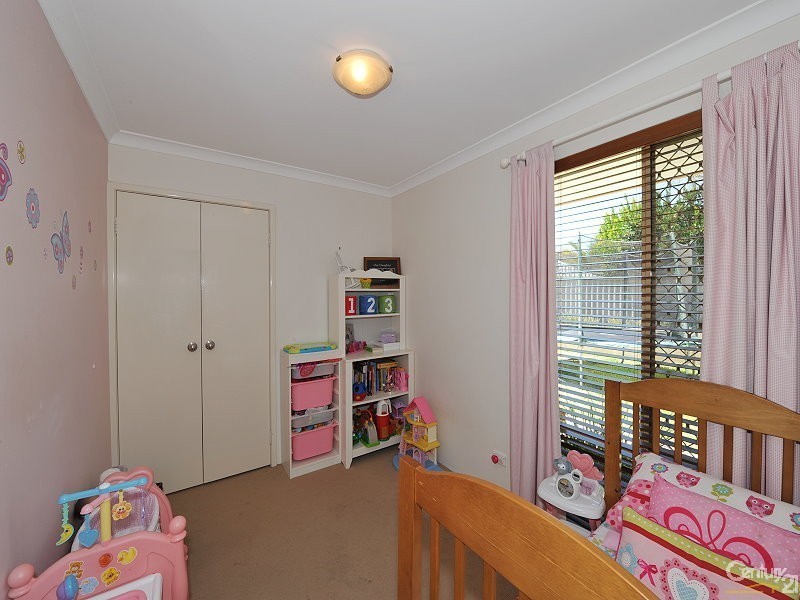 2/11 Darter Place, Halls Head WA 6210