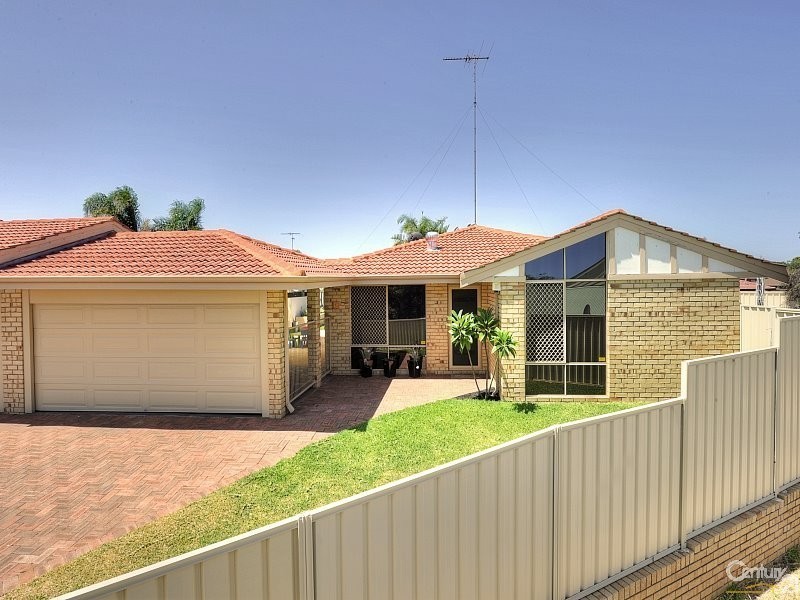 2/11 Darter Place, Halls Head WA 6210