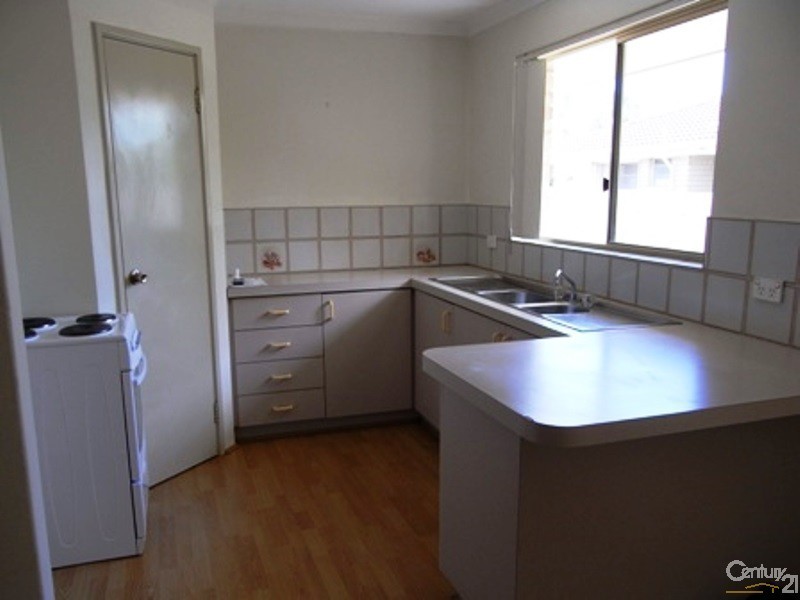 1/17 Balmoral Parade, Halls Head WA 6210