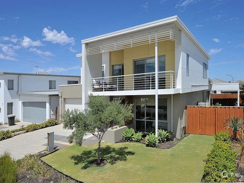 5 Impressa Way, Halls Head WA 6210