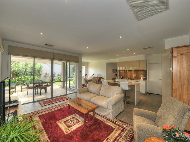 5 Impressa Way, Halls Head WA 6210