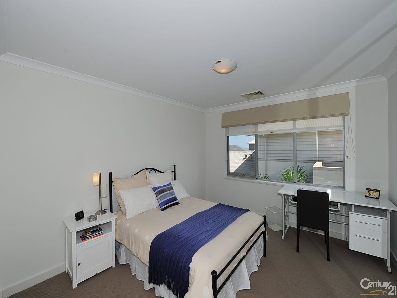5 Impressa Way, Halls Head WA 6210