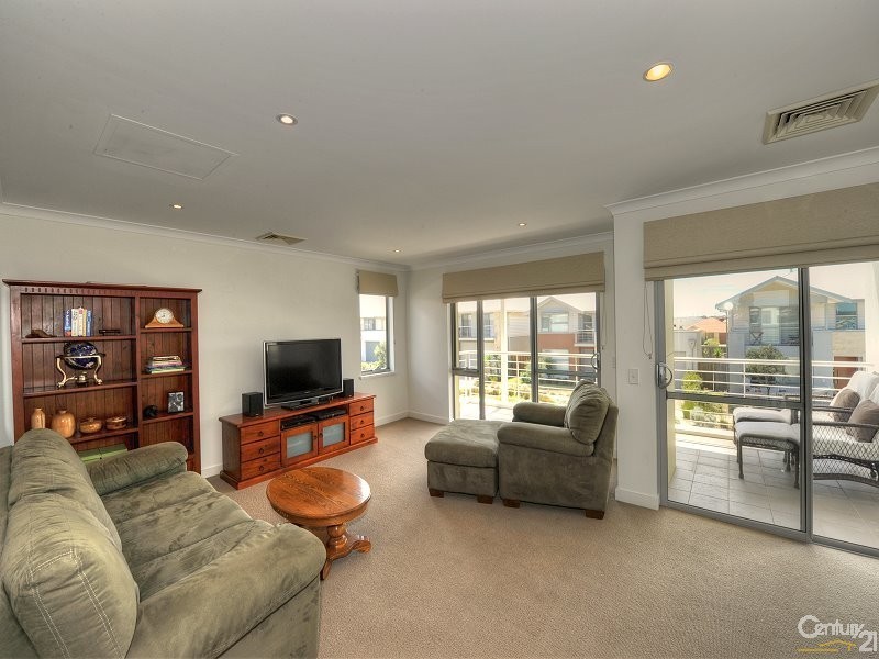 5 Impressa Way, Halls Head WA 6210