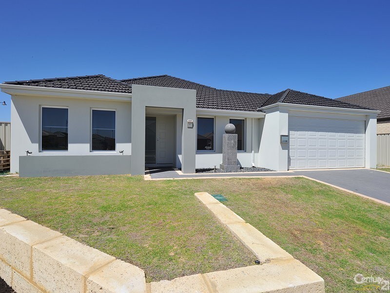 1 Savona Brace, Secret Harbour WA 6173