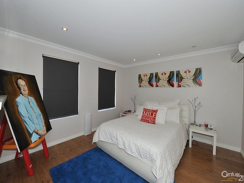 1 Savona Brace, Secret Harbour WA 6173