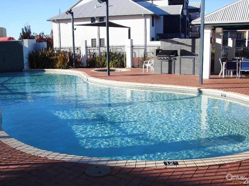 2/206 Mary Street, Halls Head WA 6210