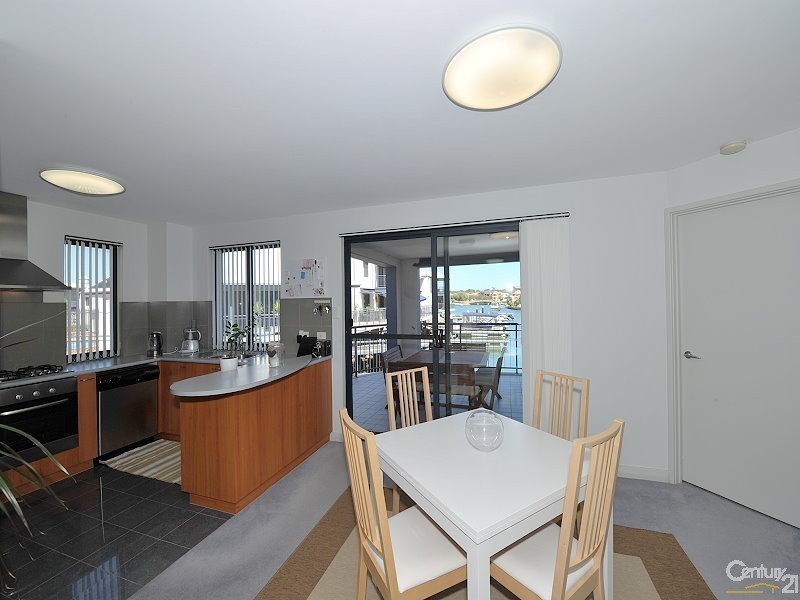 24/206 Mary Street, Halls Head WA 6210