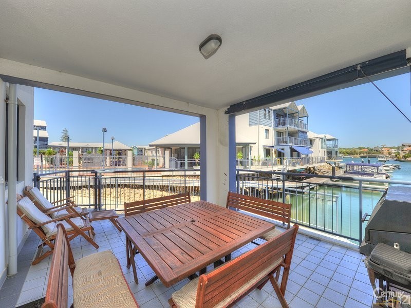 24/206 Mary Street, Halls Head WA 6210