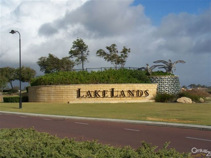 3 Benooka Grange, Lakelands WA 6180