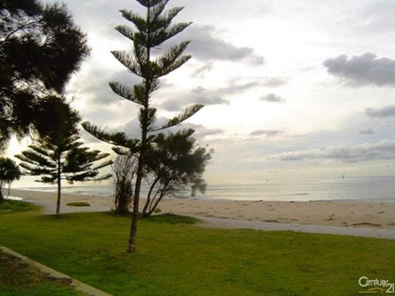 30 Scrivener Place, Halls Head WA 6210