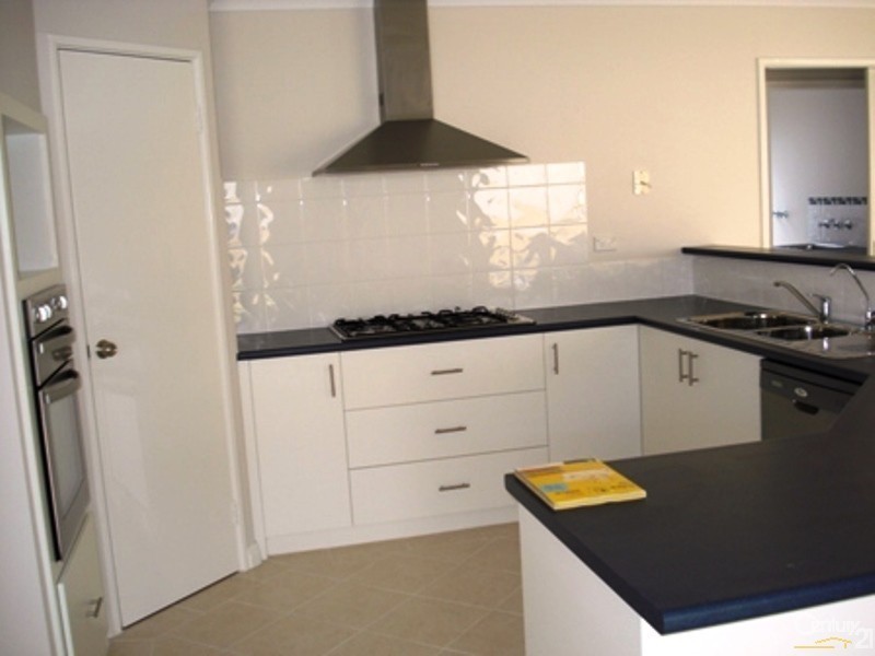 135 Meadow Springs Drive, Meadow Springs WA 6210