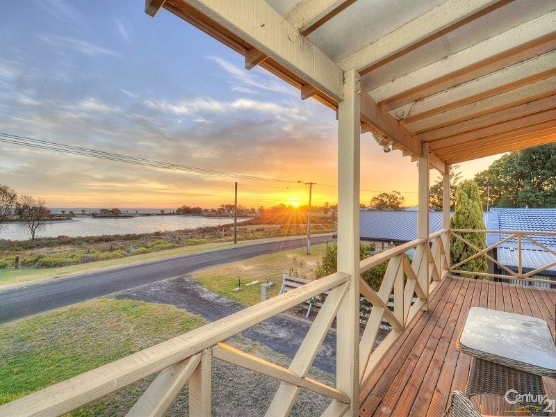 2/5 Nairn Road, Coodanup WA 6210