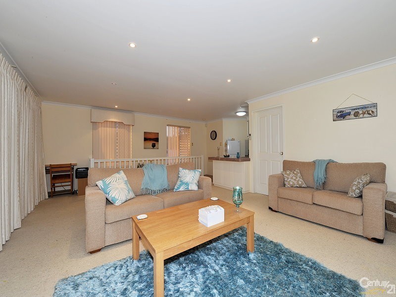 2/5 Nairn Road, Coodanup WA 6210