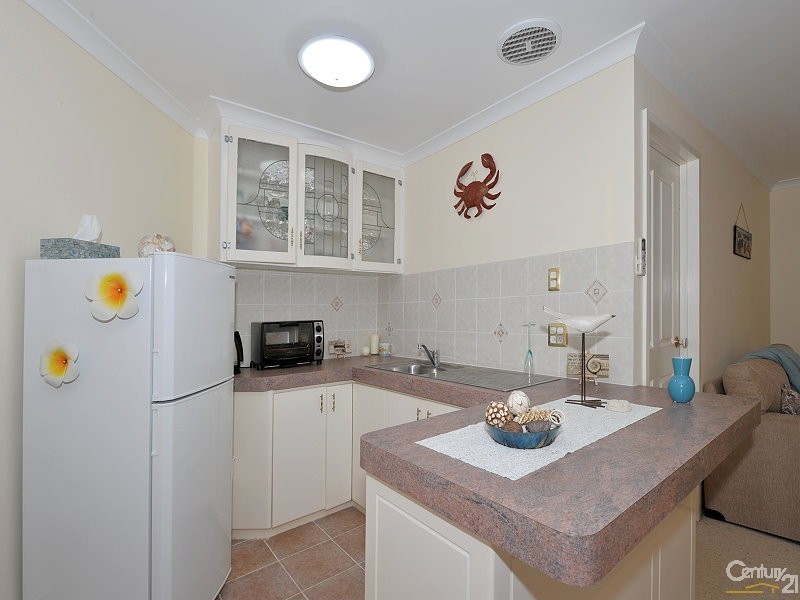 2/5 Nairn Road, Coodanup WA 6210