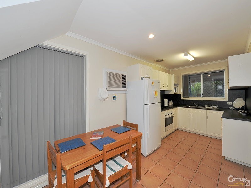 2/5 Nairn Road, Coodanup WA 6210