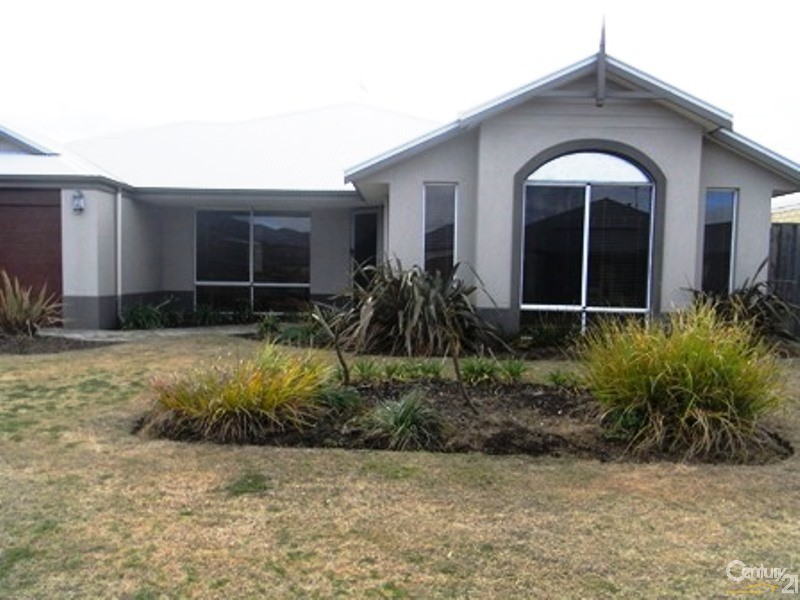 19 Grasshill Grange, Halls Head WA 6210