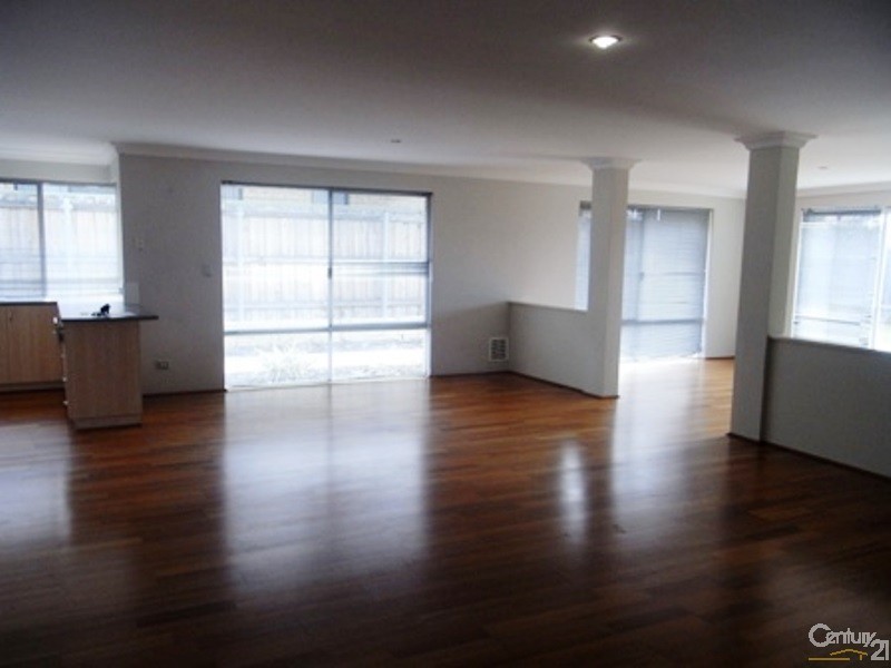 19 Grasshill Grange, Halls Head WA 6210