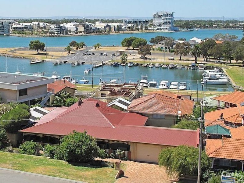 31 Hill Street, Halls Head WA 6210