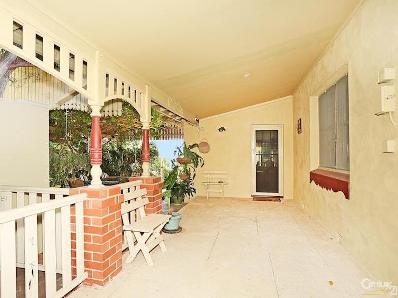 31 Hill Street, Halls Head WA 6210