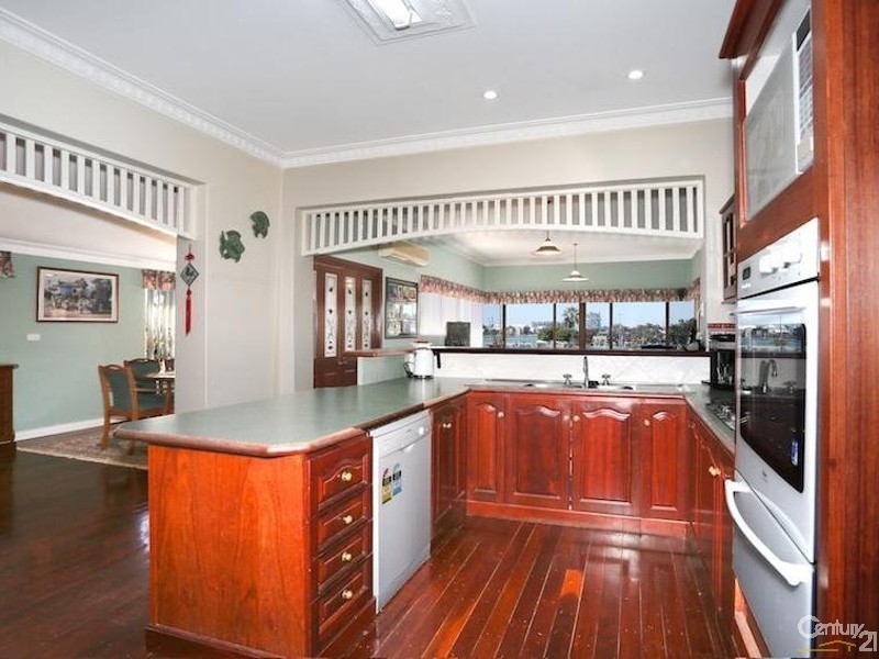 31 Hill Street, Halls Head WA 6210