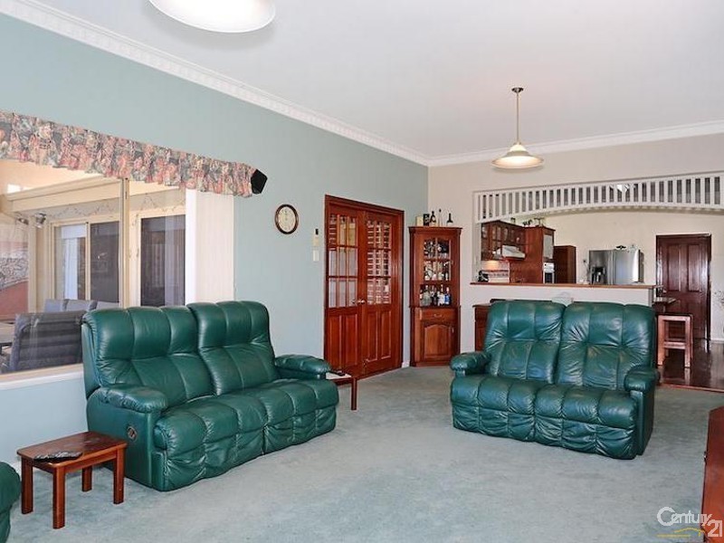 31 Hill Street, Halls Head WA 6210