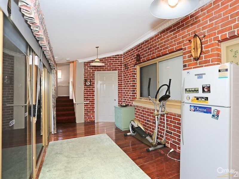 31 Hill Street, Halls Head WA 6210
