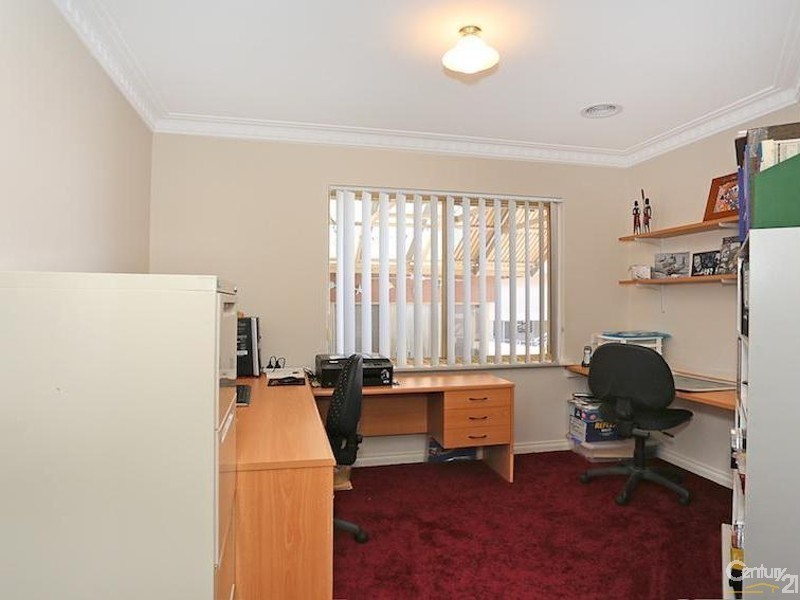 31 Hill Street, Halls Head WA 6210