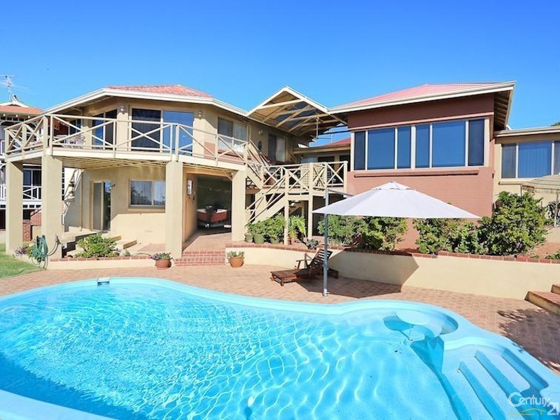 31 Hill Street, Halls Head WA 6210