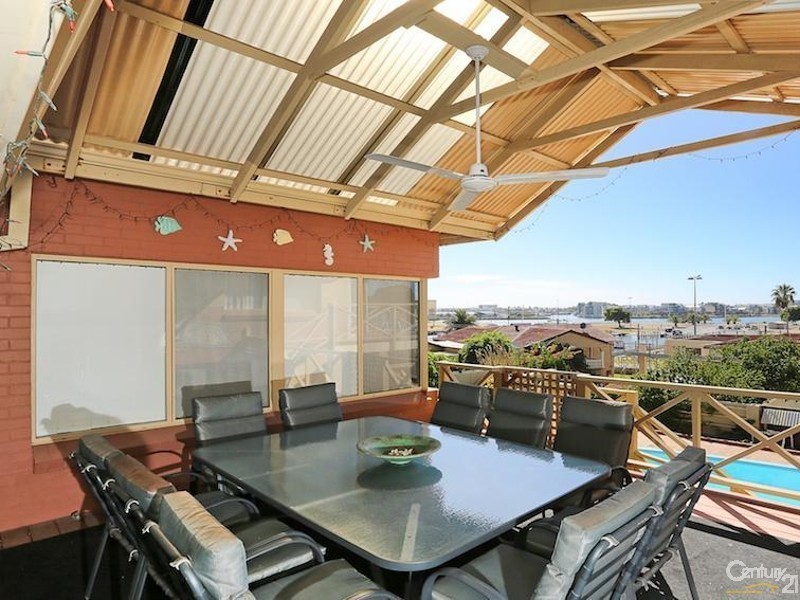 31 Hill Street, Halls Head WA 6210