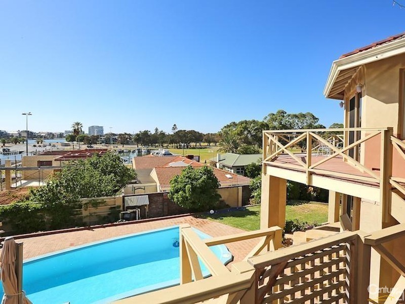 31 Hill Street, Halls Head WA 6210