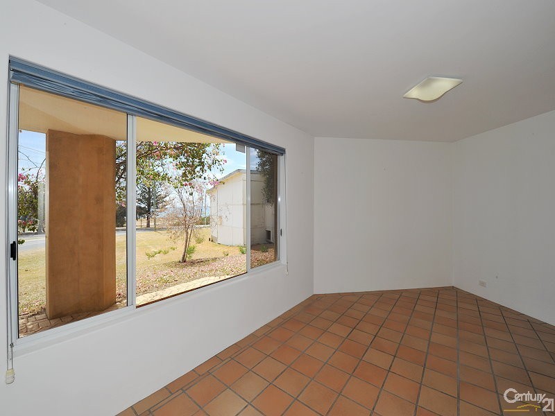 3 Janis Street, Halls Head WA 6210