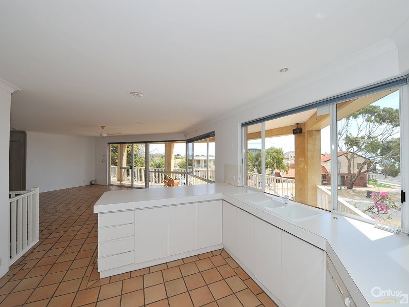 3 Janis Street, Halls Head WA 6210