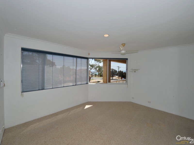 3 Janis Street, Halls Head WA 6210