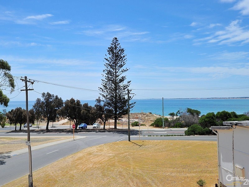 3 Janis Street, Halls Head WA 6210